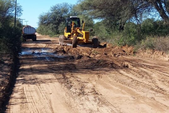 Vialidad Provincial repara caminos en Los Membrillos, El Cadillo, Los Quemados y Naranjo Esquino