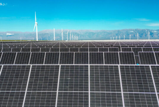 Cuyo, la región más afectada por las restricciones para transportar energía solar y eólica