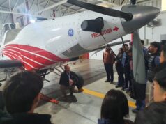 Estudiantes de la UPrO conocieron de cerca el mundo de la aviación agrícola en Nueva Escocia
