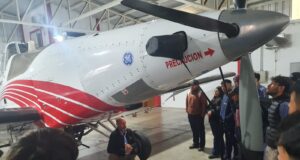 Estudiantes de la UPrO conocieron de cerca el mundo de la aviación agrícola en Nueva Escocia