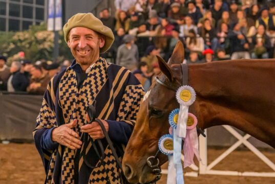 Ariel Bonilla: de domar su primera yegua a los 14 años a preparar caballos de polo que llegan a Palermo