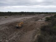 San Luis: Intensifican las tareas de reencauzamiento sobre el río Luján