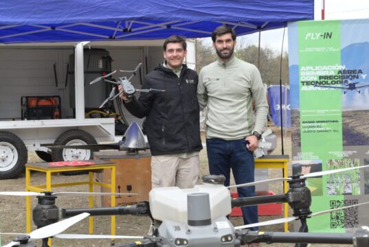 Desde Donovan, Fly-In combina aviones y drones para llevar más precisión al campo puntano